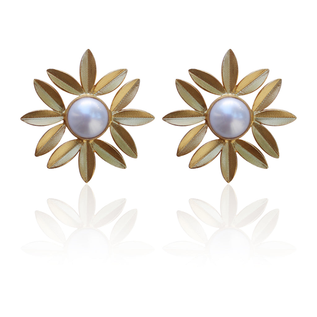 Leaf Bunch Earrings by Soenaar, handcrafted 18k gold-plated jewelry (photo 3)