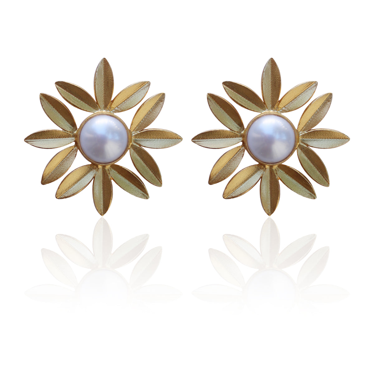 Leaf Bunch Earrings by Soenaar, handcrafted 18k gold-plated jewelry (photo 3)