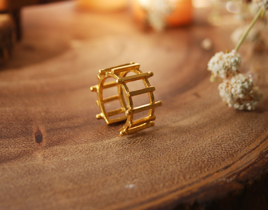 Charkha ring by Soenaar, handcrafted 18k gold-plated jewelry (photo 2)