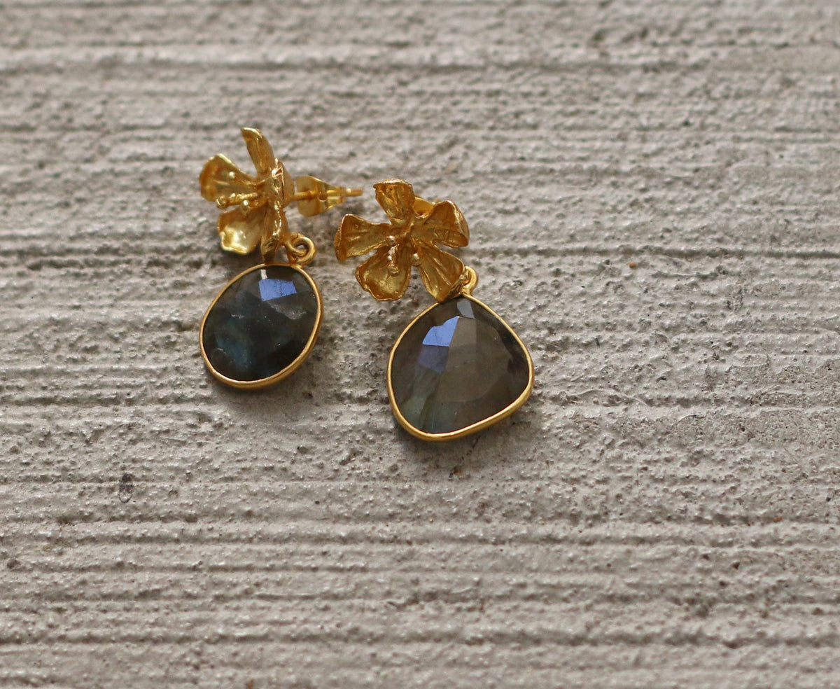 Floral Badge Earrings by Soenaar, handcrafted 18k gold-plated jewelry (photo 3)