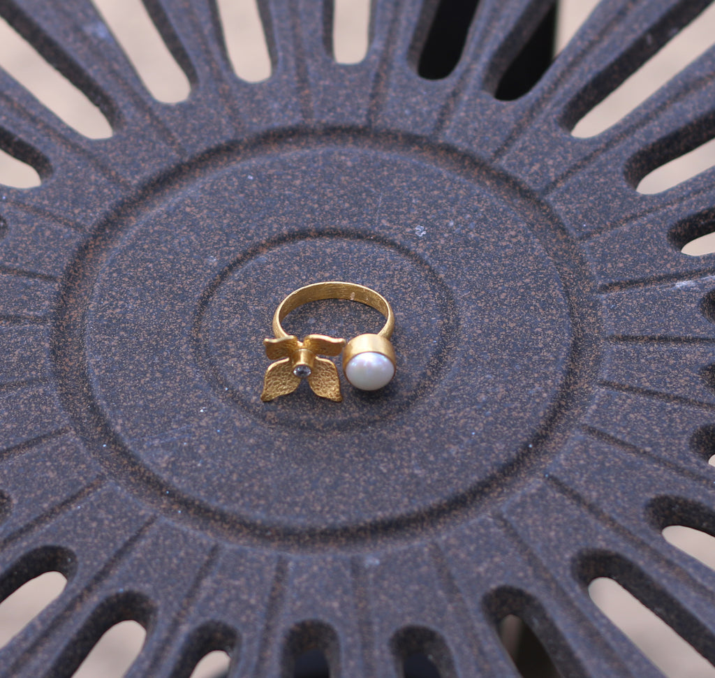 Pearl Flower Zircon Adjustable 18k Gold Plated Ring by Soenaar, handcrafted 18k gold-plated jewelry (photo 3)