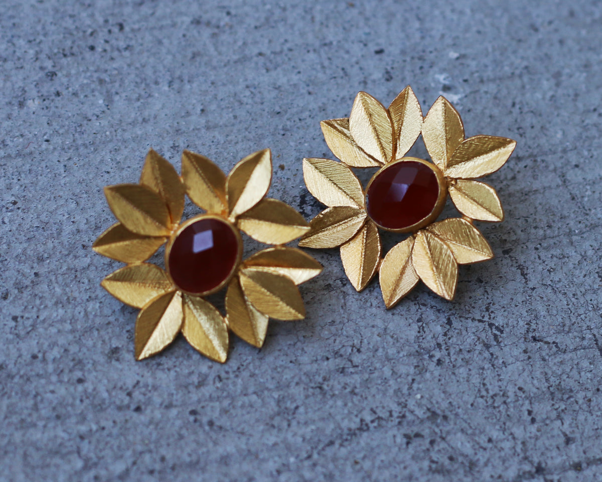 Leaf Bunch Earrings by Soenaar, handcrafted 18k gold-plated jewelry (photo 5)