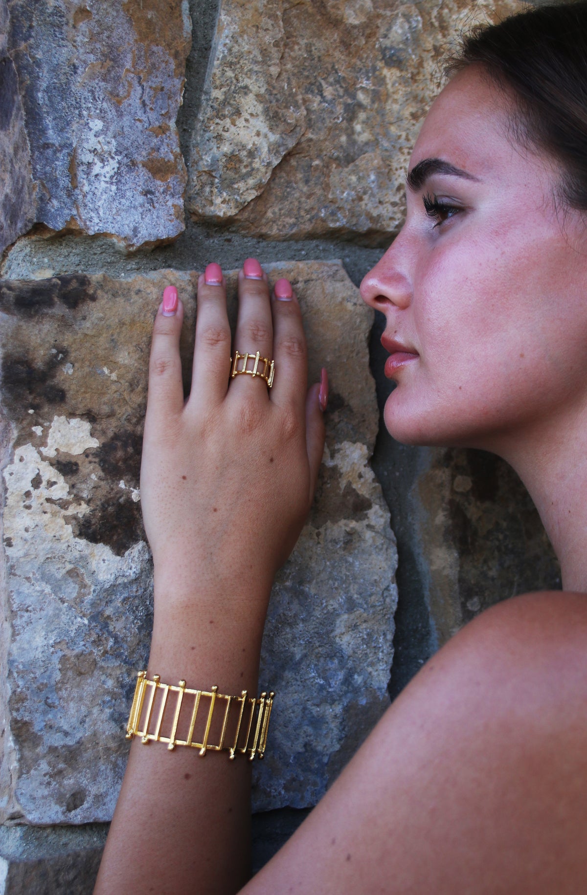 Charkha cuff by Soenaar, handcrafted 18k gold-plated jewelry (photo 3)