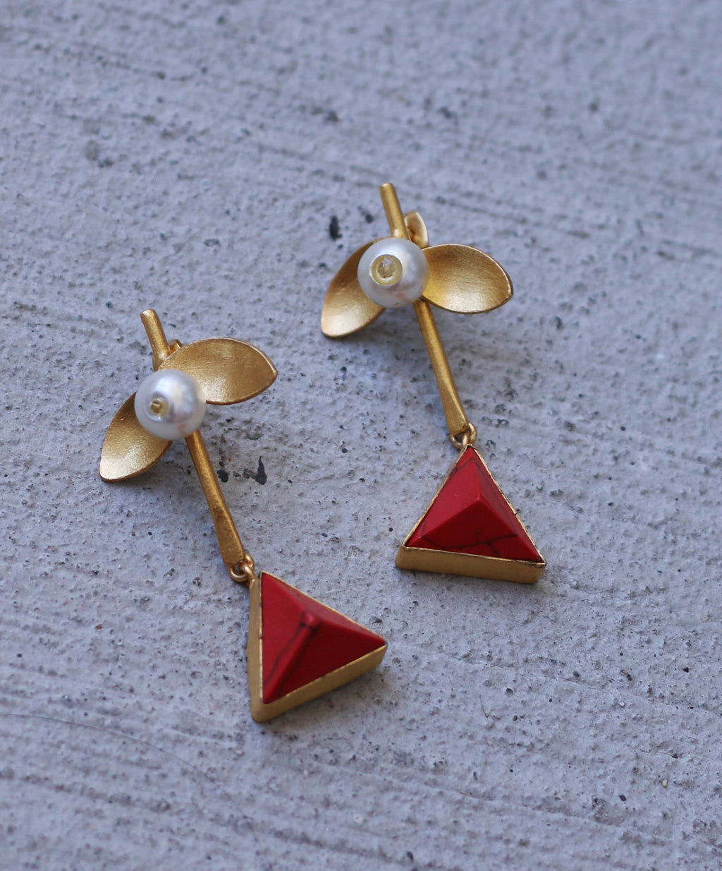 Pearl leaf drop earrings by Soenaar, handcrafted 18k gold-plated jewelry (photo 9)